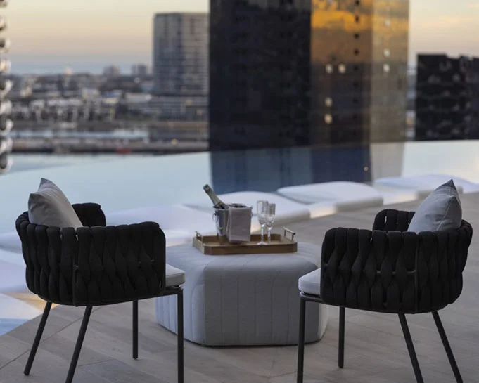 Marriott Hotel Docklands relaxing overview in sofa.